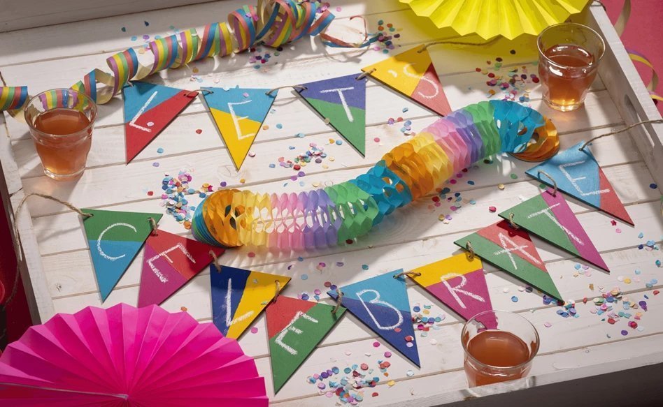 Making resusable party flags - Royal Talens