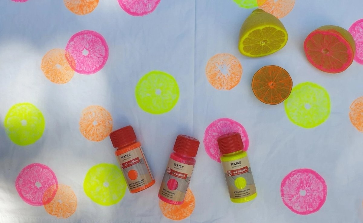 Table cloth with lemon stamps - Royal Talens