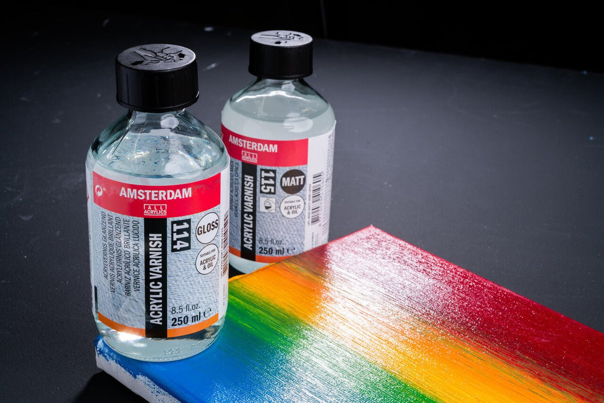 Acrylic varnish