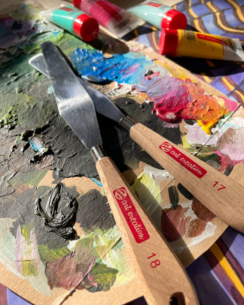 Talens Art Creation painting knives & sharperners